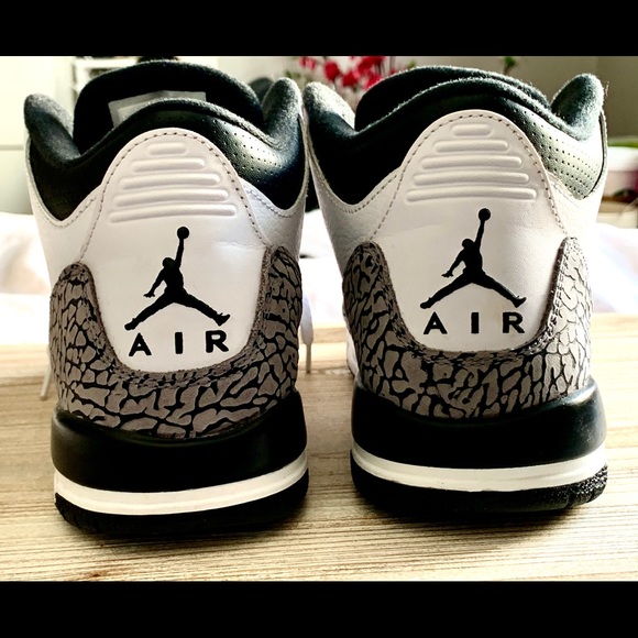 Nike Jordan 3 Retro Sneakers